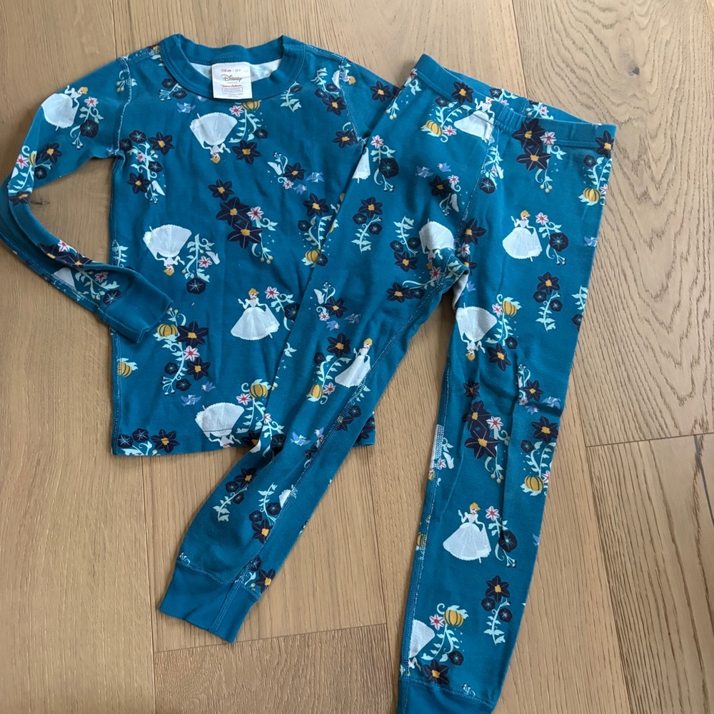Hanna Andersson Cinderella pajamas size 5